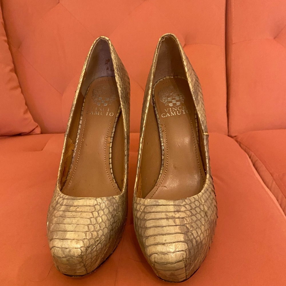 Vince Camuto python platform pump - Picture 2 of 6